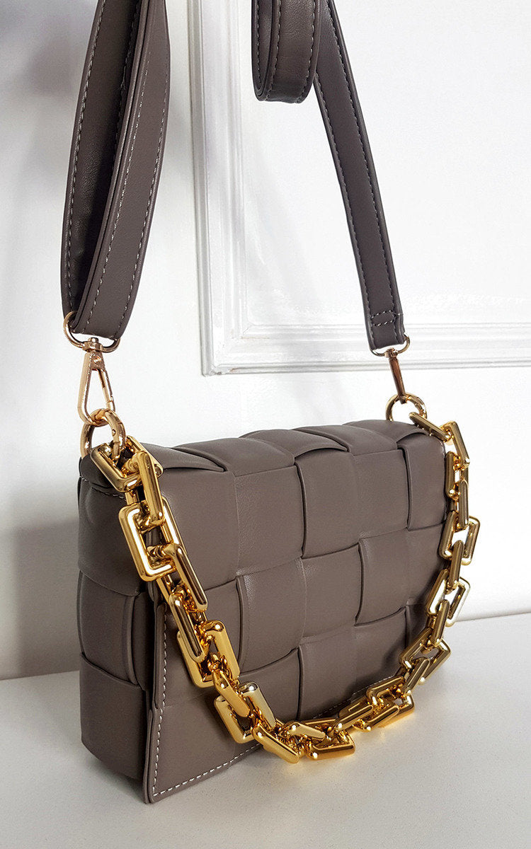 ikrush-serena-padded-shoulder-bag-with-chain-detail-1633695684528092-02.jpg
