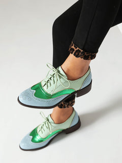 Retro British Contrasting Color Brogue High-cut Lace-up Shoes - TikTopia