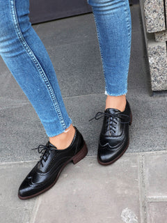 Retro British Contrasting Color Brogue High-cut Lace-up Shoes - TikTopia
