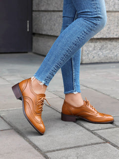 Retro British Contrasting Color Brogue High-cut Lace-up Shoes - TikTopia