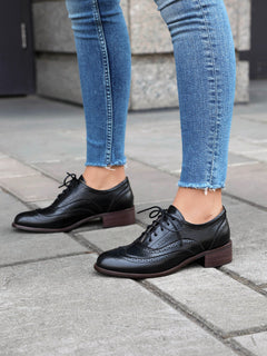 Retro British Contrasting Color Brogue High-cut Lace-up Shoes - TikTopia