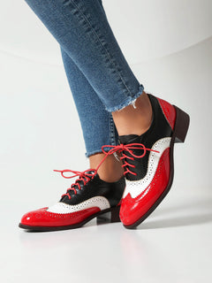 Retro British Contrasting Color Brogue High-cut Lace-up Shoes - TikTopia